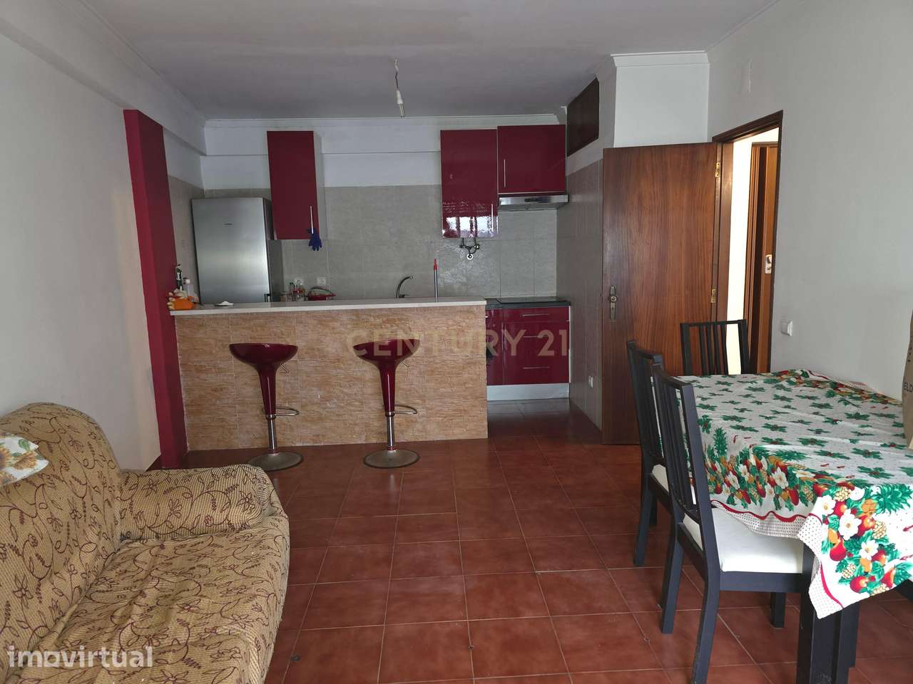 Apartamento 2 Assoalhadas no Centro de Almada ao pé do Metro! - Grande imagem: 3/26