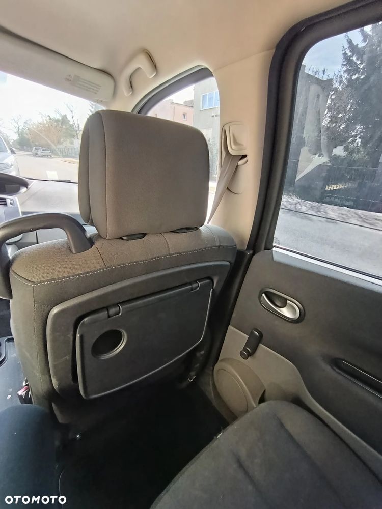 Renault Scenic 1.6 16V 110 Authentique - 13