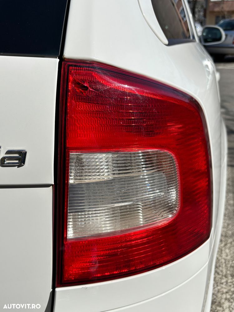 Skoda Octavia 2.0 TDI DPF DSG RS - 16