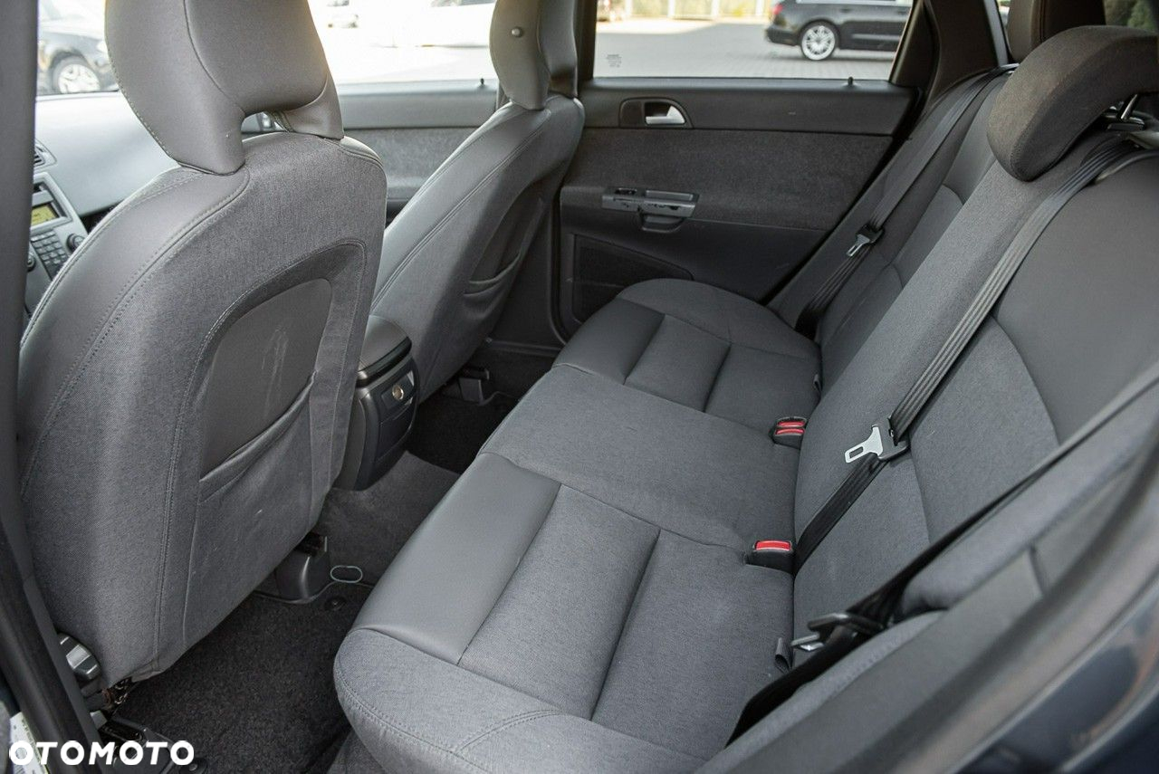 Volvo V50 - 7
