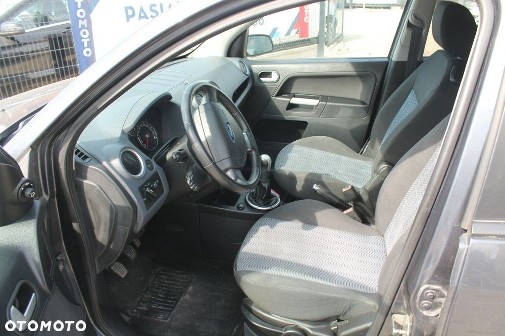 Ford Fusion - 9