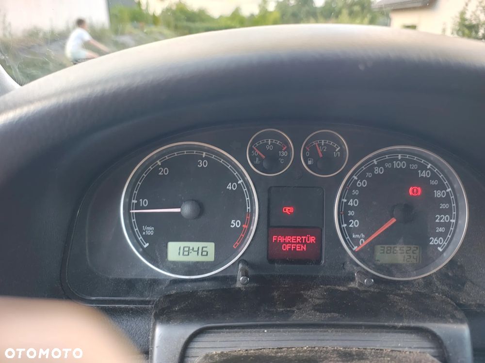 Volkswagen Passat 1.9 TDI Comfortline - 14
