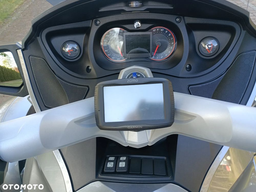 Can-Am Spyder - 17