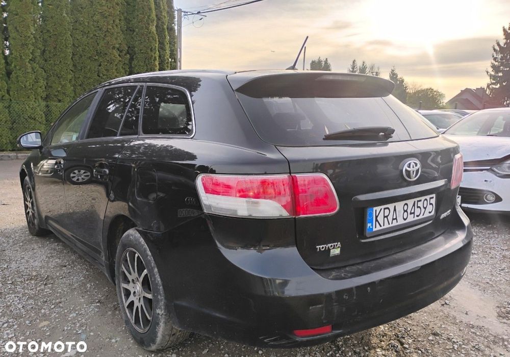 Toyota Avensis - 5