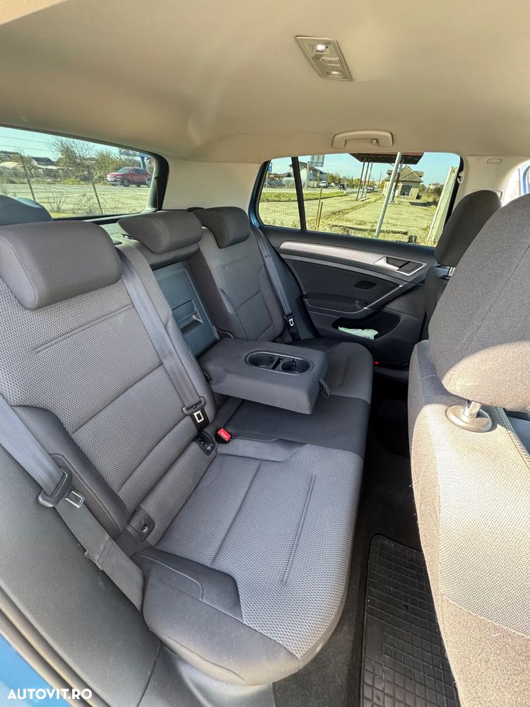 Volkswagen Golf - 11