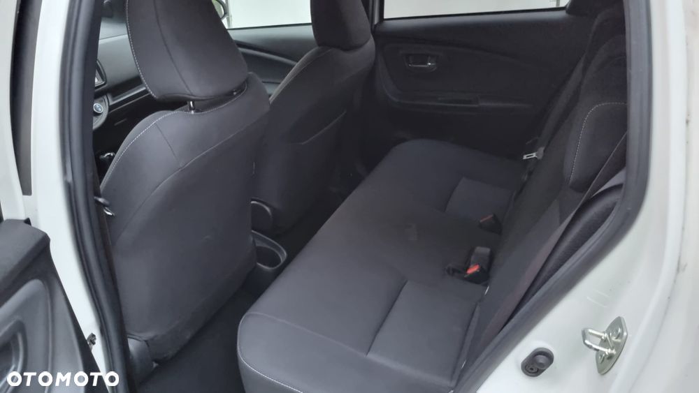 Toyota Yaris Hybrid 100 Selection Platinum - 18