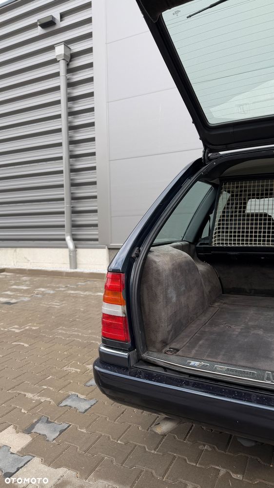 Mercedes-Benz W124 (1984-1993) - 29
