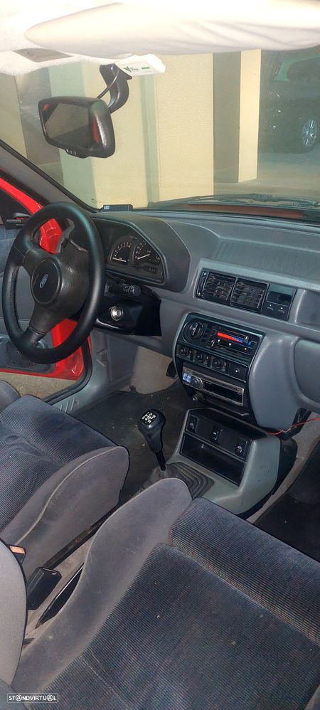 Ford Fiesta 1.8 XR2i 16V - 10