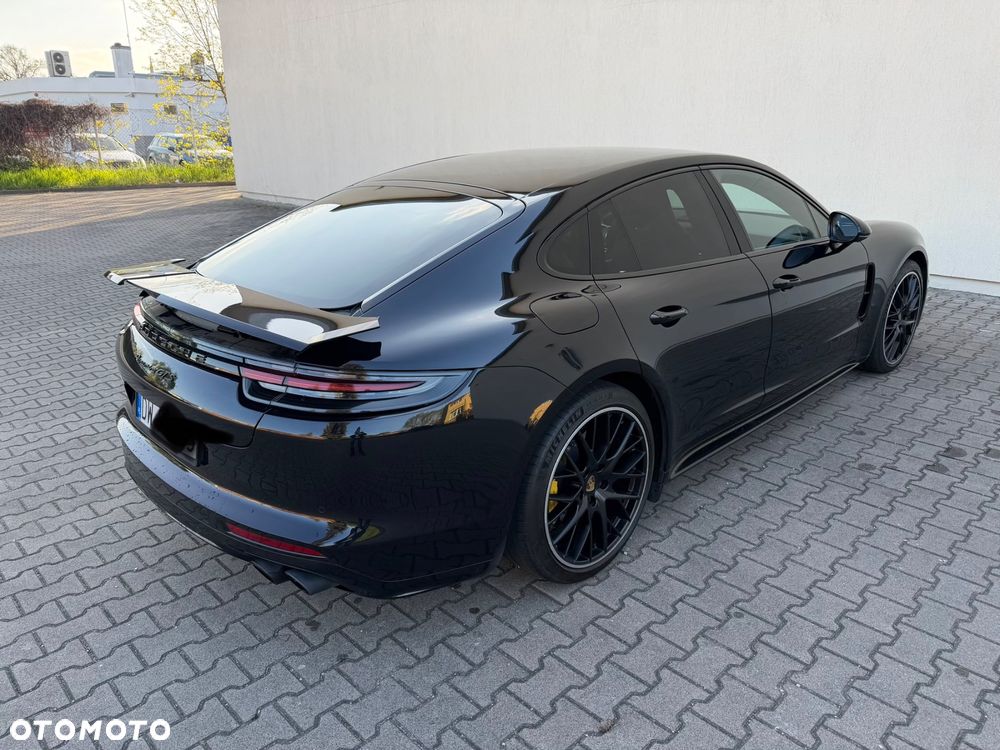 Porsche Panamera - 21