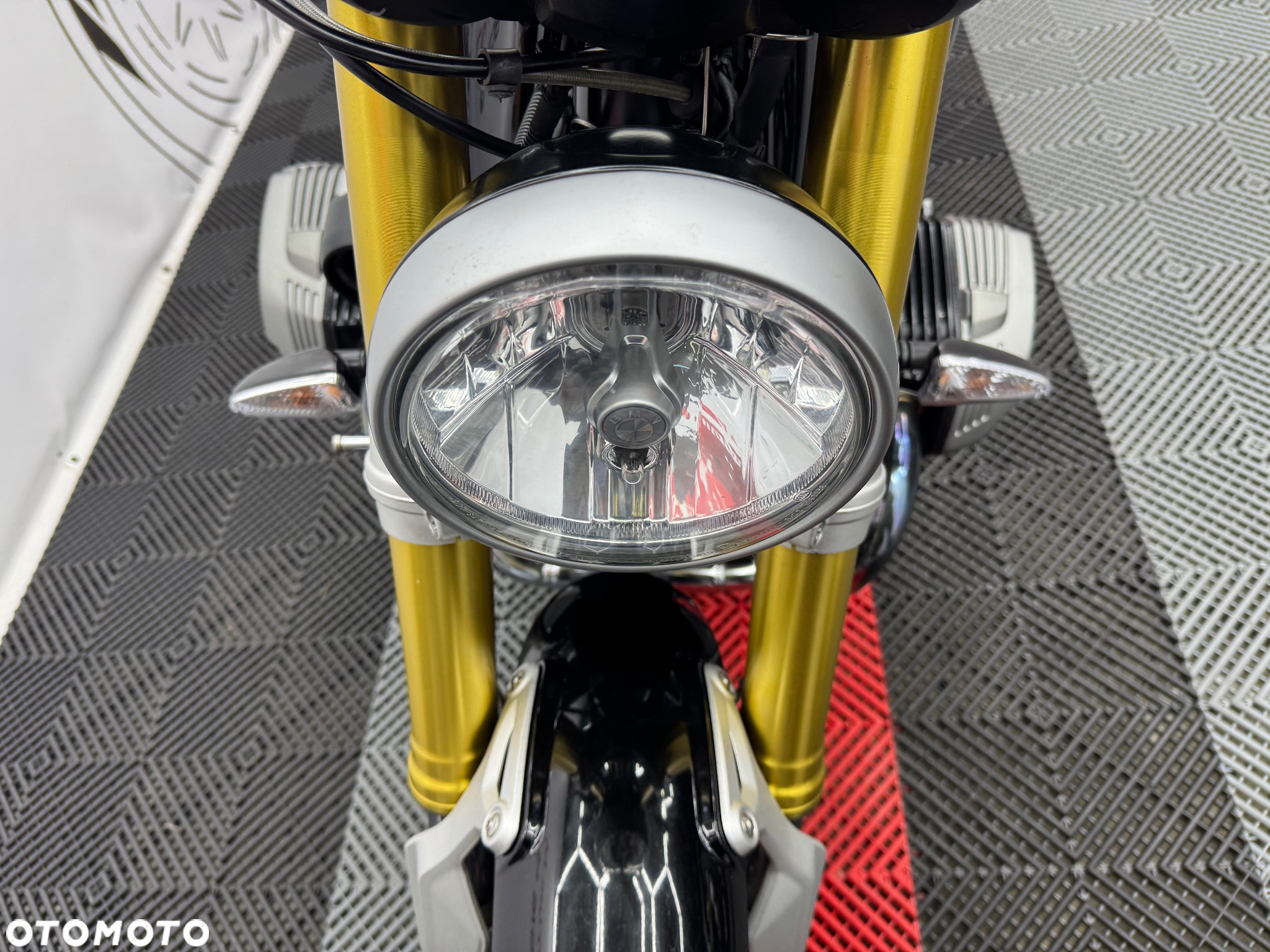 BMW R - 24