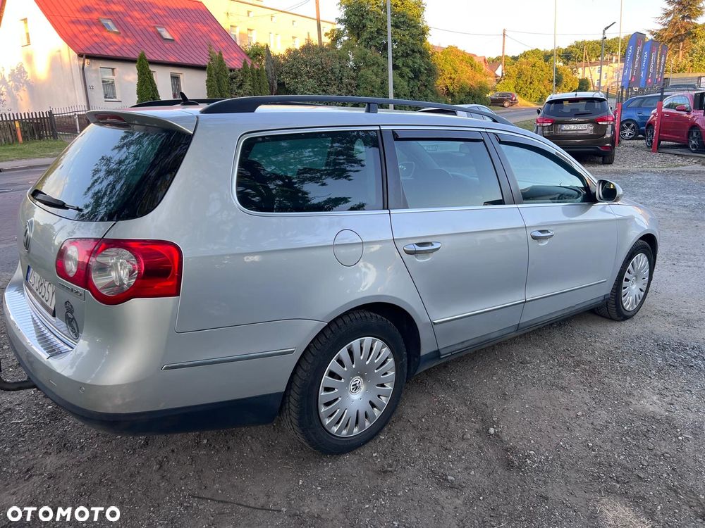 Volkswagen Passat 2.0 TDI DSG Trendline - 9