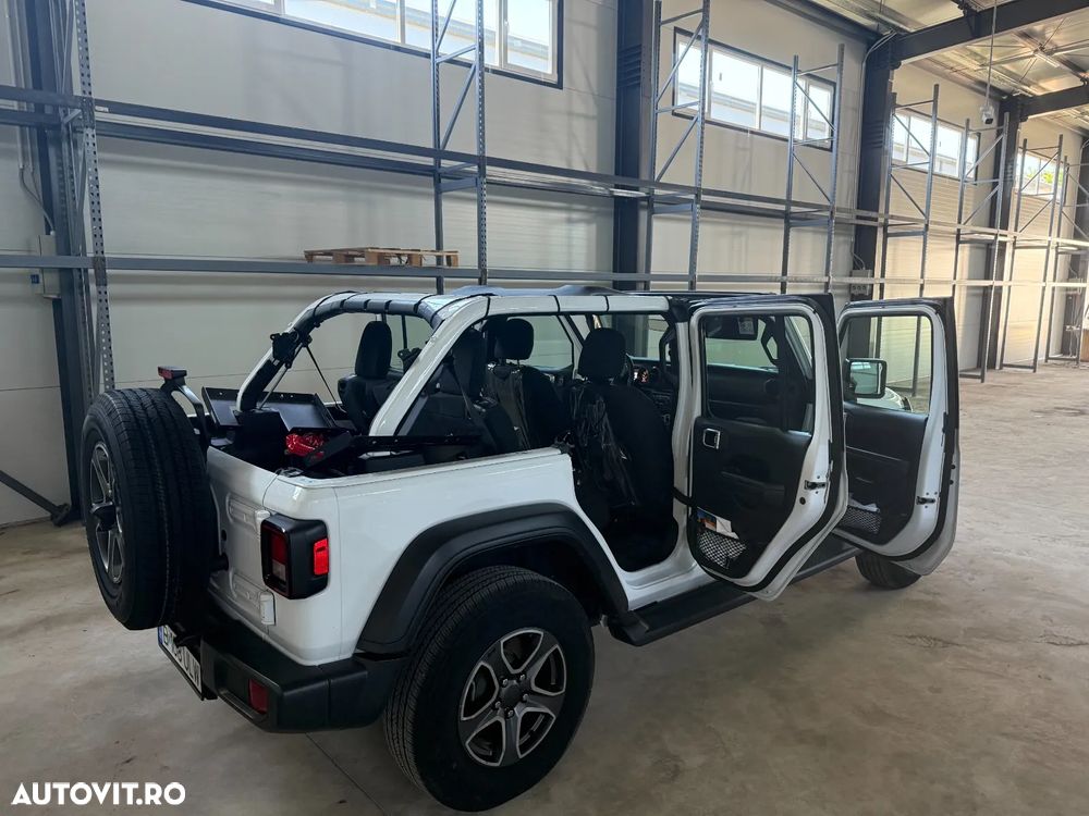 Jeep Wrangler - 12