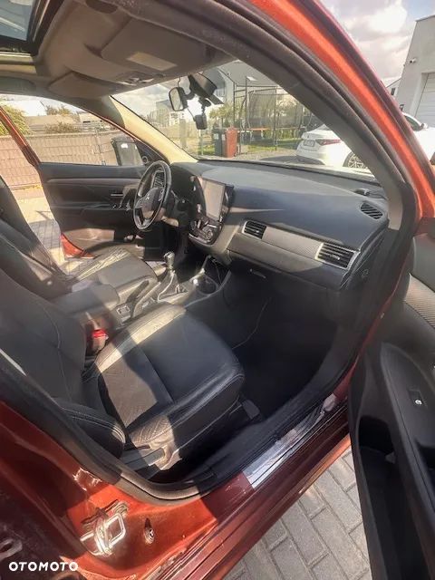 Mitsubishi Outlander 2.2 DI-D 4WD Instyle - 9