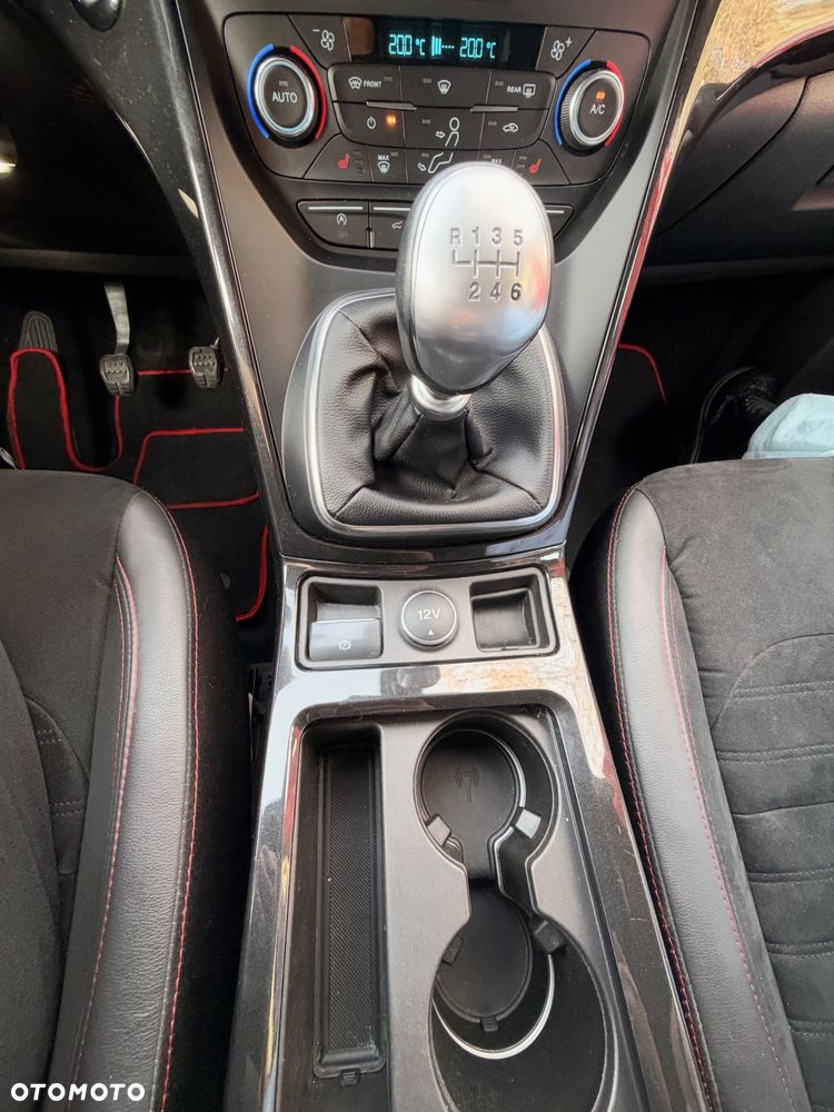 Ford Kuga - 21