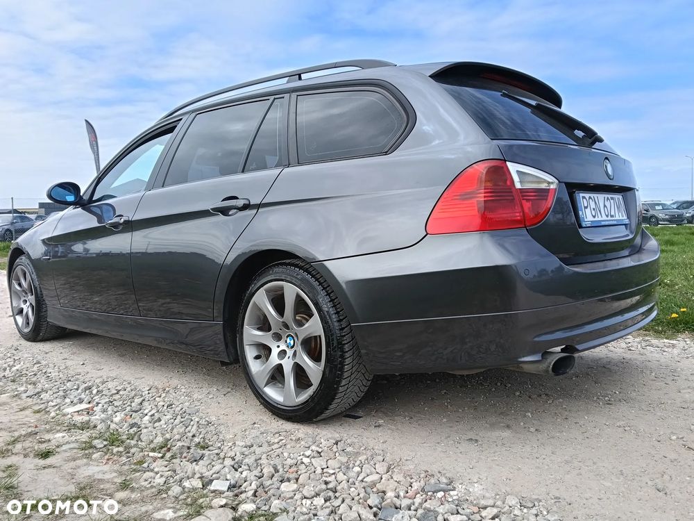 BMW Seria 3 320i - 3