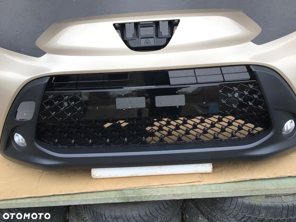 Zderzak przedni Toyota Aygo X kod 4U9 - 5