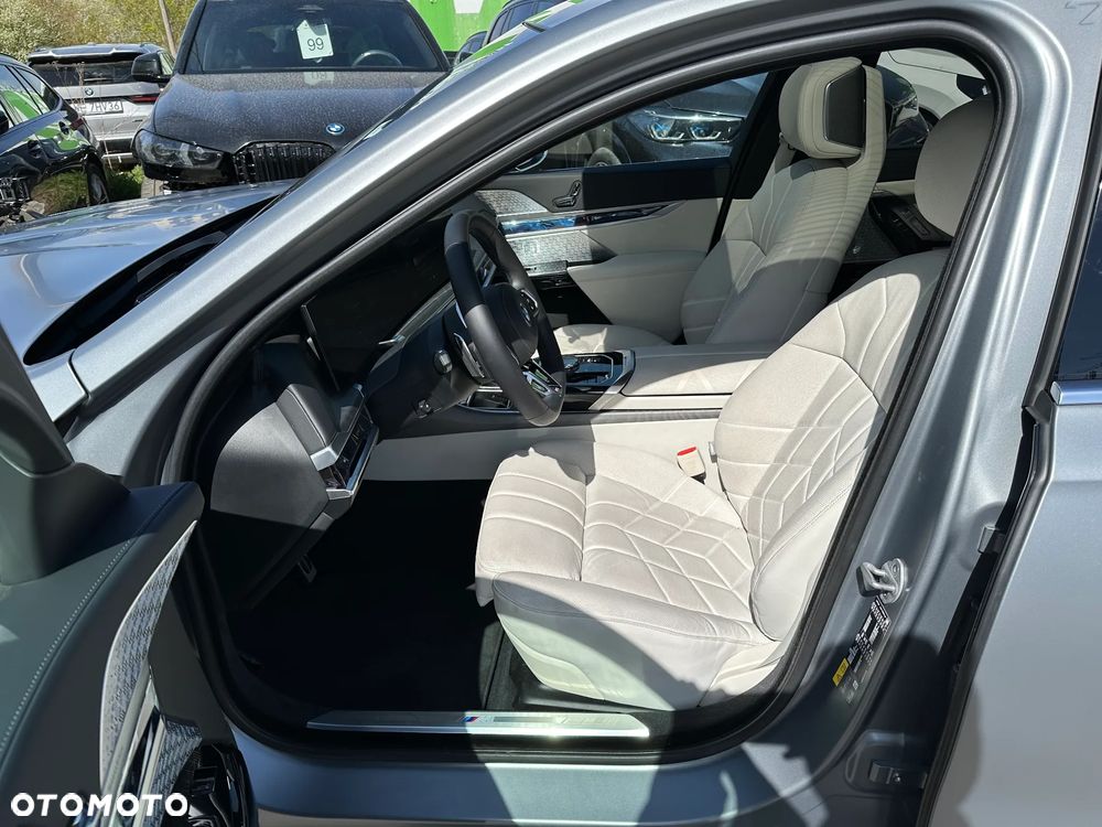BMW i7 105.7kWh xDrive60 Individual Edition - 6