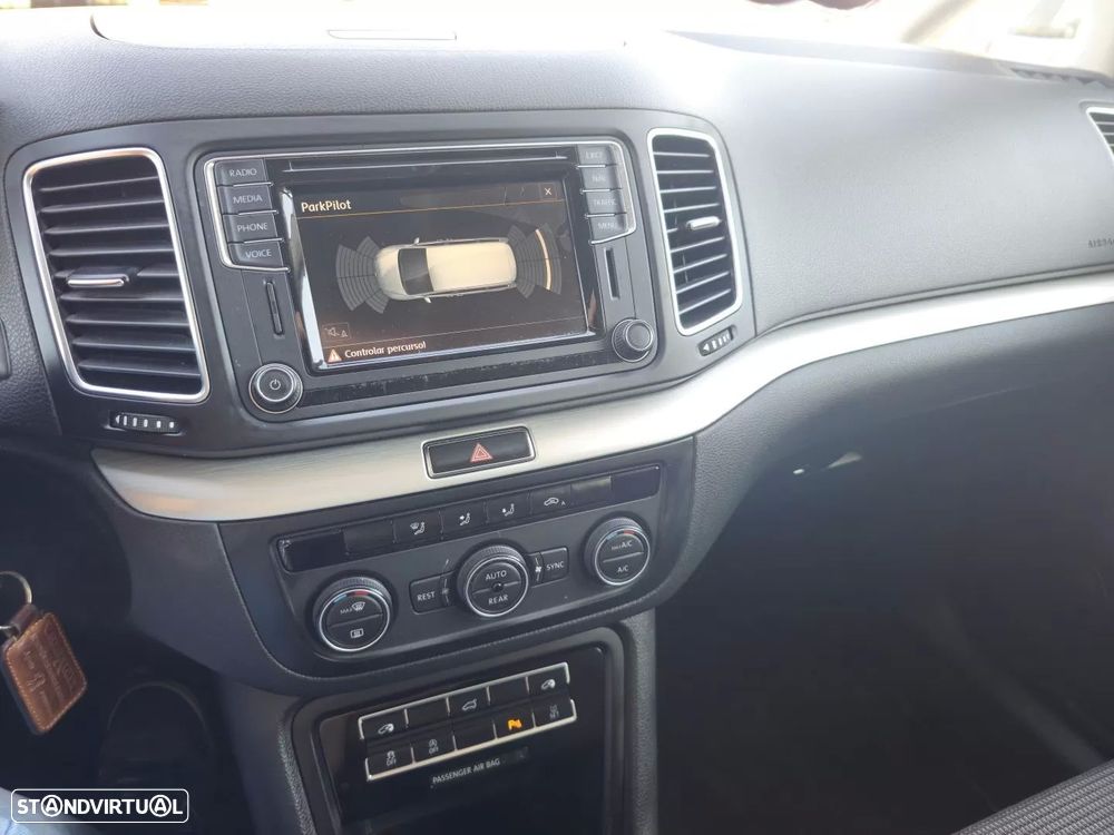 VW Sharan 2.0 TDI Blue Highline - 9