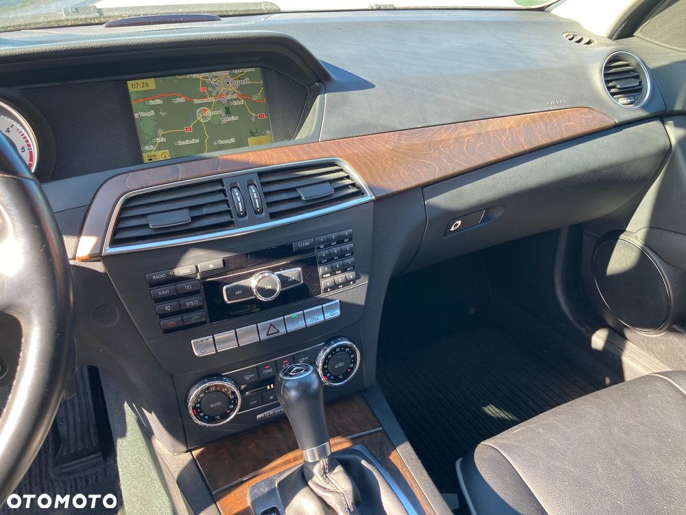Mercedes-Benz Klasa C 220 CDI DPF Automatik BlueEFFICIENCY Elegance - 7