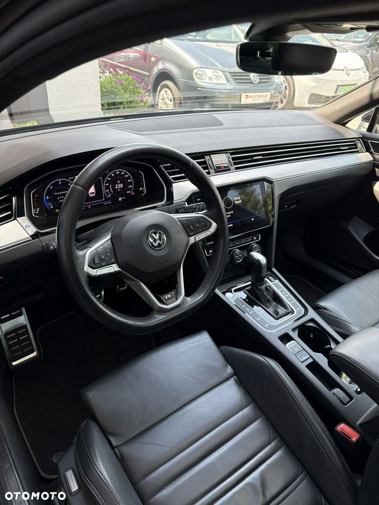 Volkswagen Passat - 11