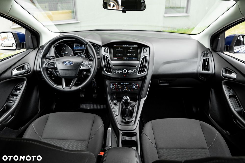 Ford Focus 1.0 EcoBoost Trend - 25