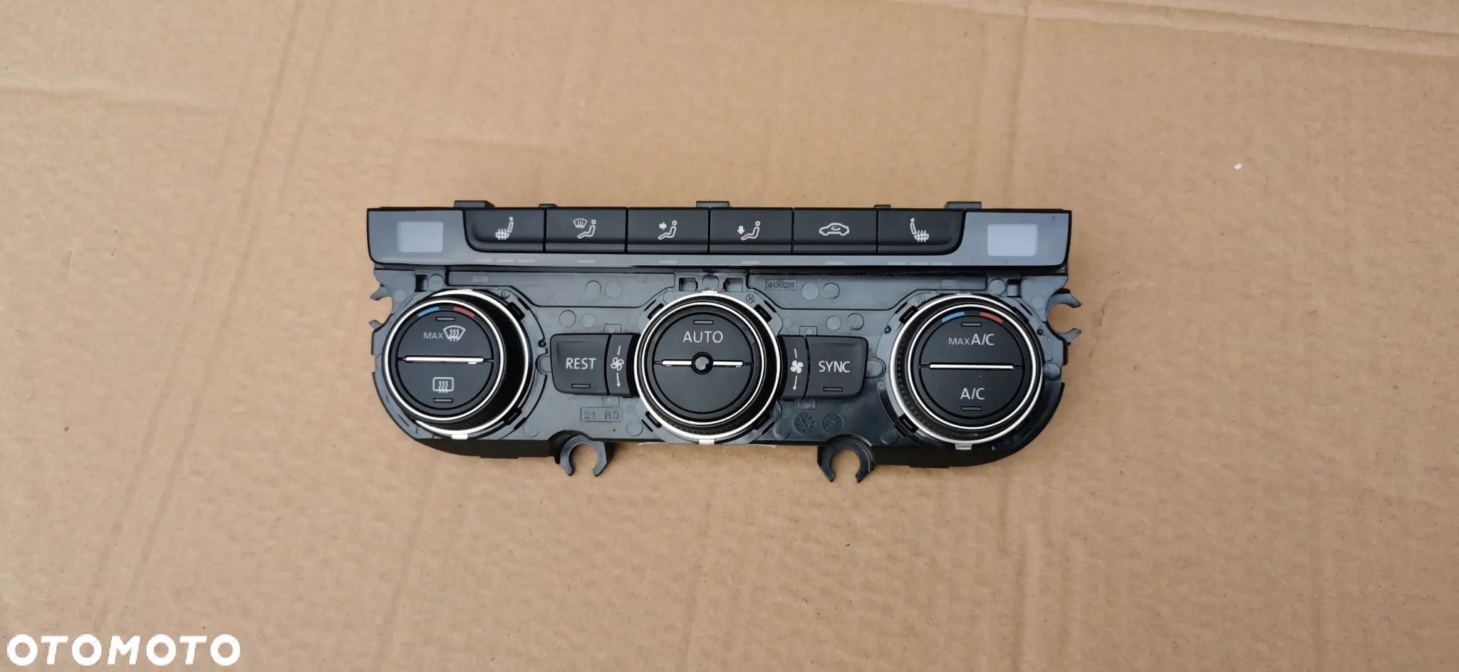VW CRAFTER PANEL NAWIEWU KLIMATYZACJI 7C0907044A - 1