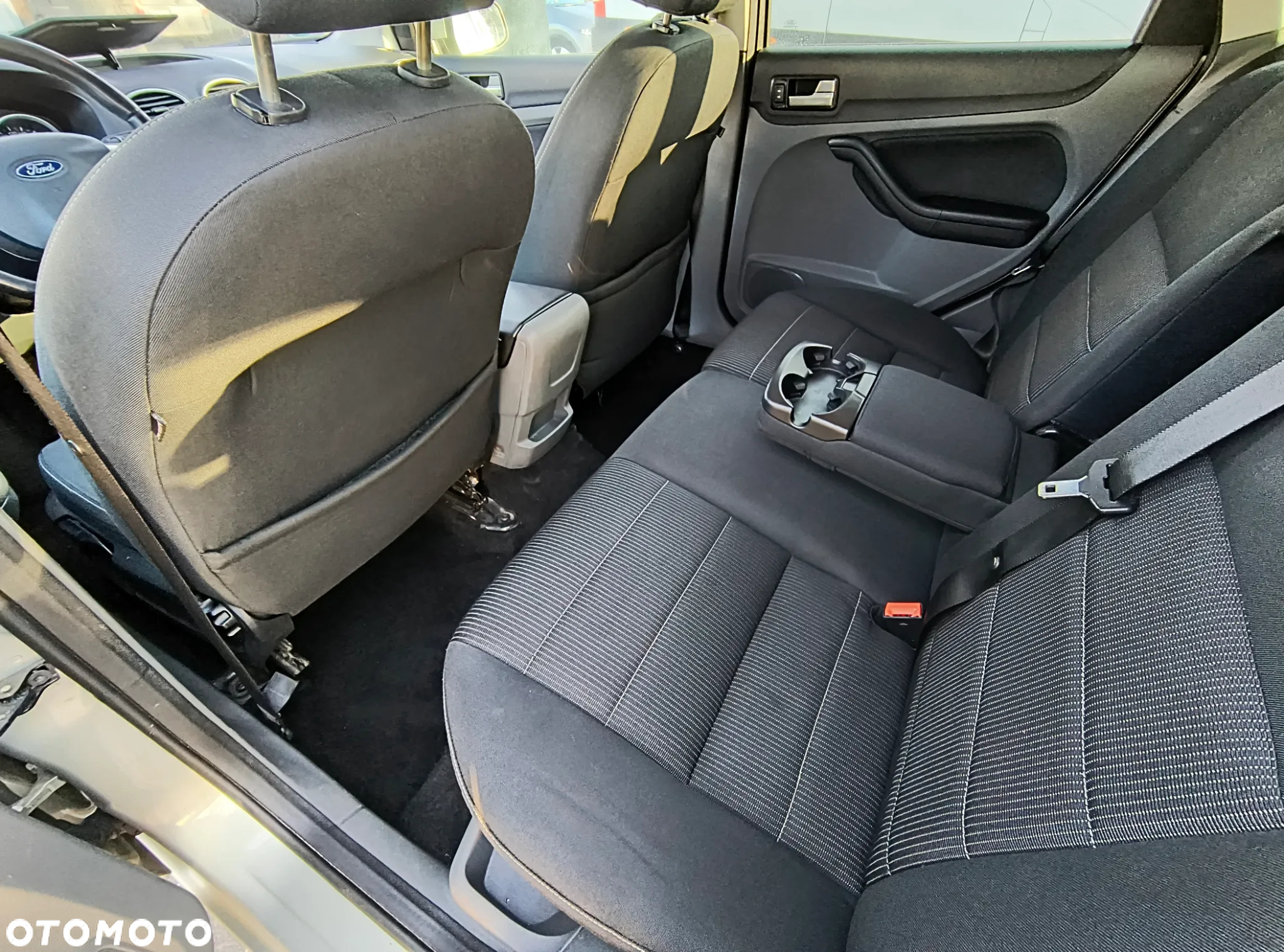 Ford Focus 1.6 16V Ghia - 24