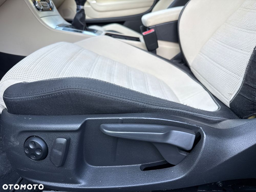 Volkswagen Passat 1.8 TSI Exclusive - 19