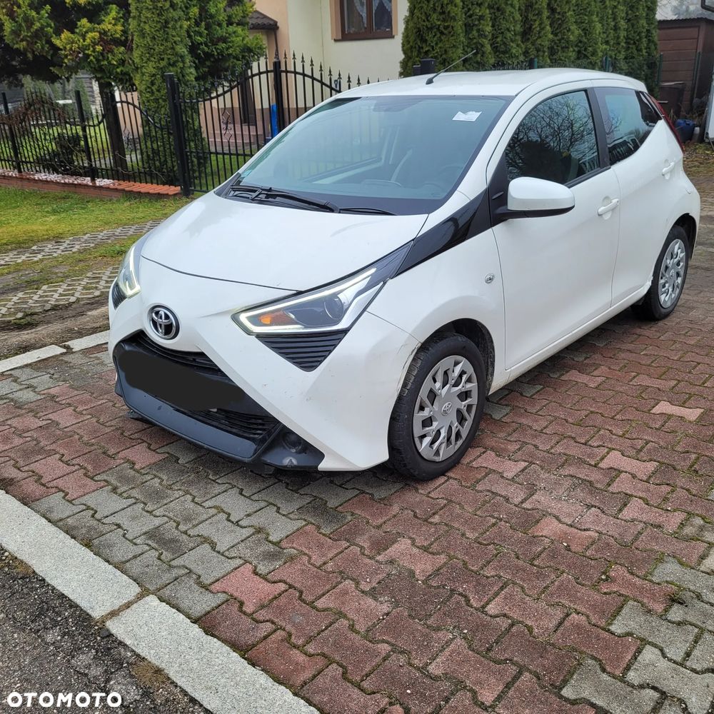 Toyota Aygo x.shift x-play connect - 1