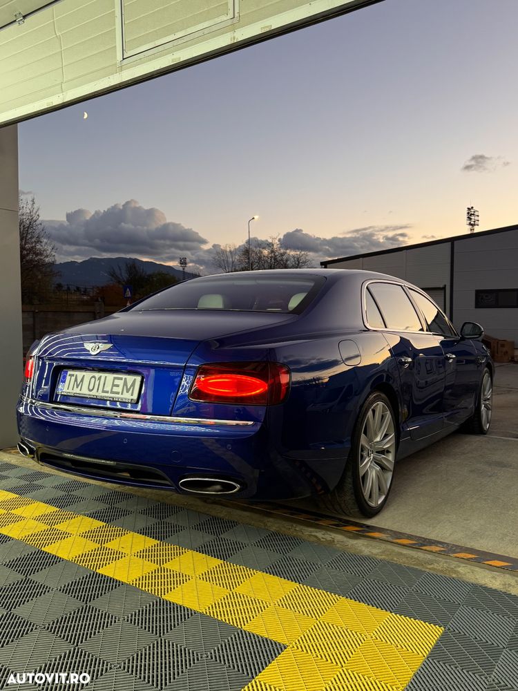 Bentley Flying Spur - 3