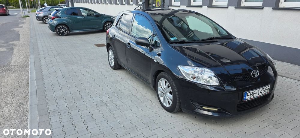 Toyota Auris 2.0 D-4D Prestige - 2