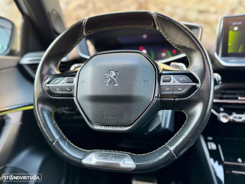 Peugeot 2008 PureTech 155 EAT8 GT - 39