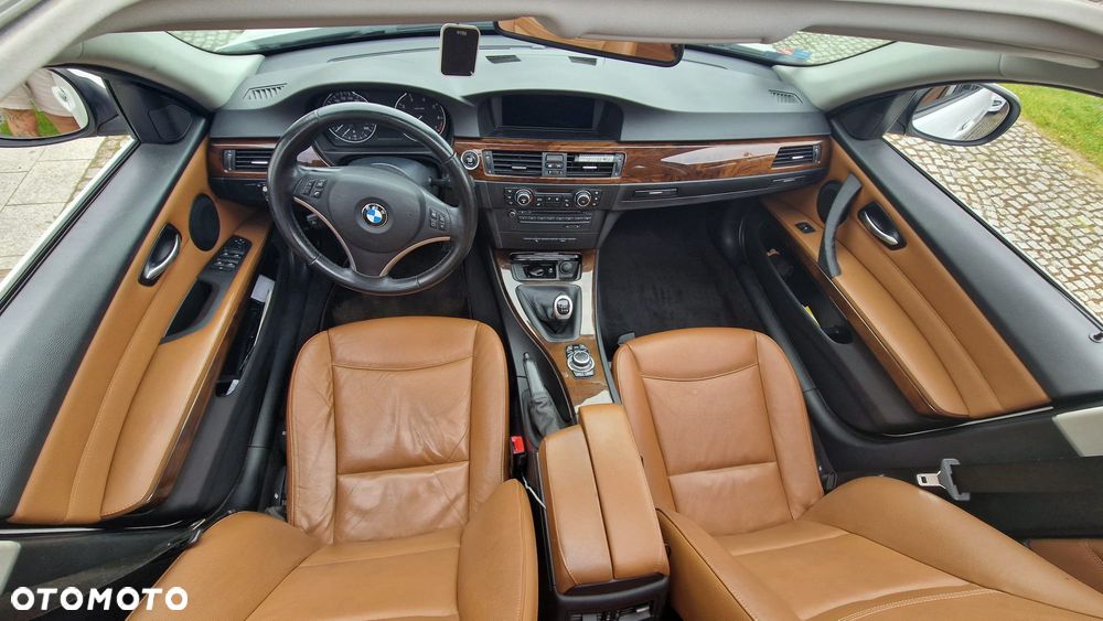 BMW Seria 3 318i - 16