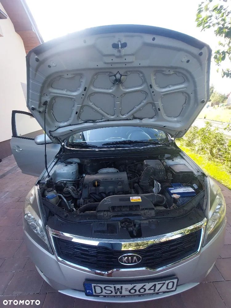 Kia Ceed Cee'd 1.6 L - 8