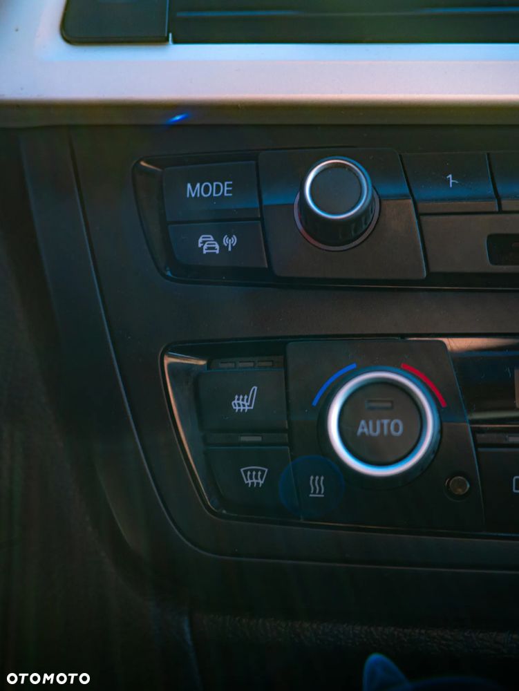 BMW Seria 3 318d - 11