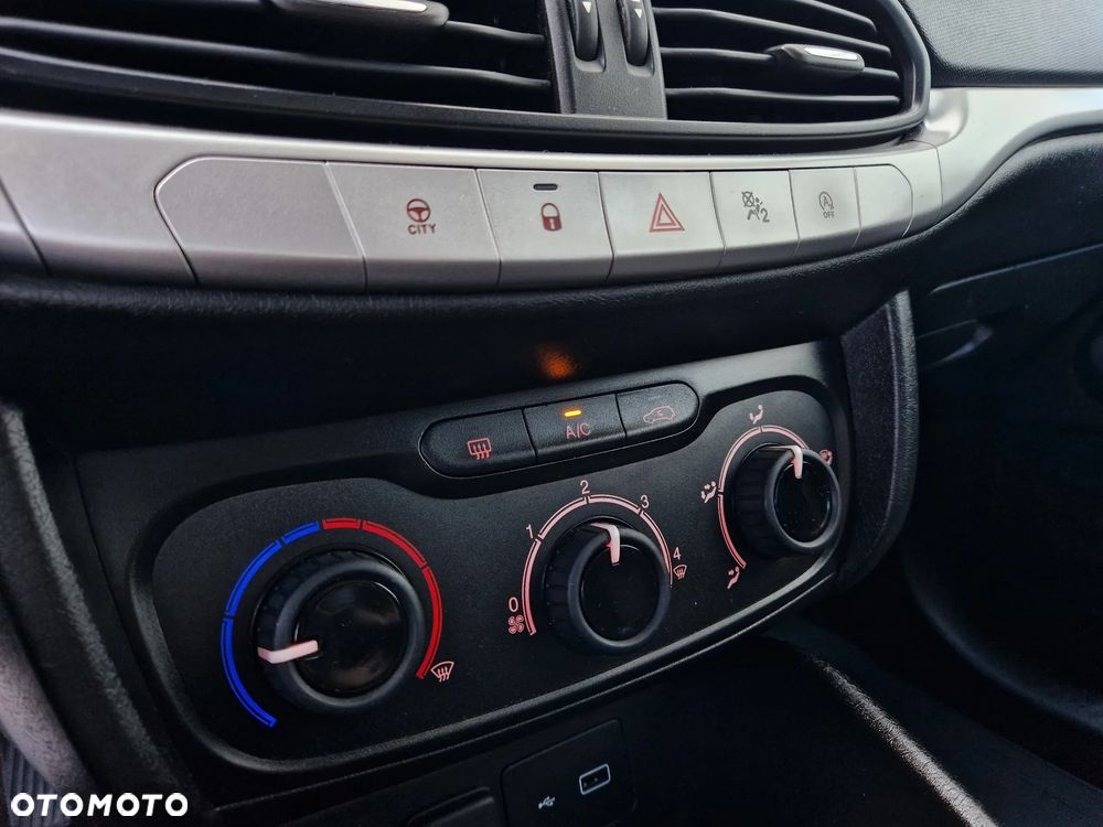 Fiat Tipo 1.4 T-Jet 16v Lounge EU6 - 15
