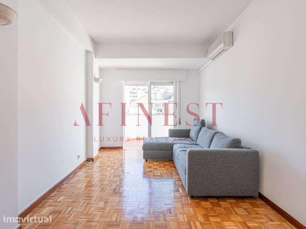APARTAMENTO T1+1 COM GARAGEM EM LISBOA - JARDIM DA ESTRELA - Grande imagem: 3/28