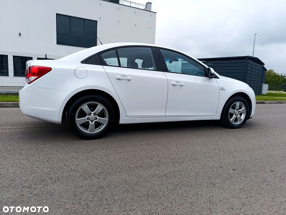 Chevrolet Cruze 1.6 LT - 11