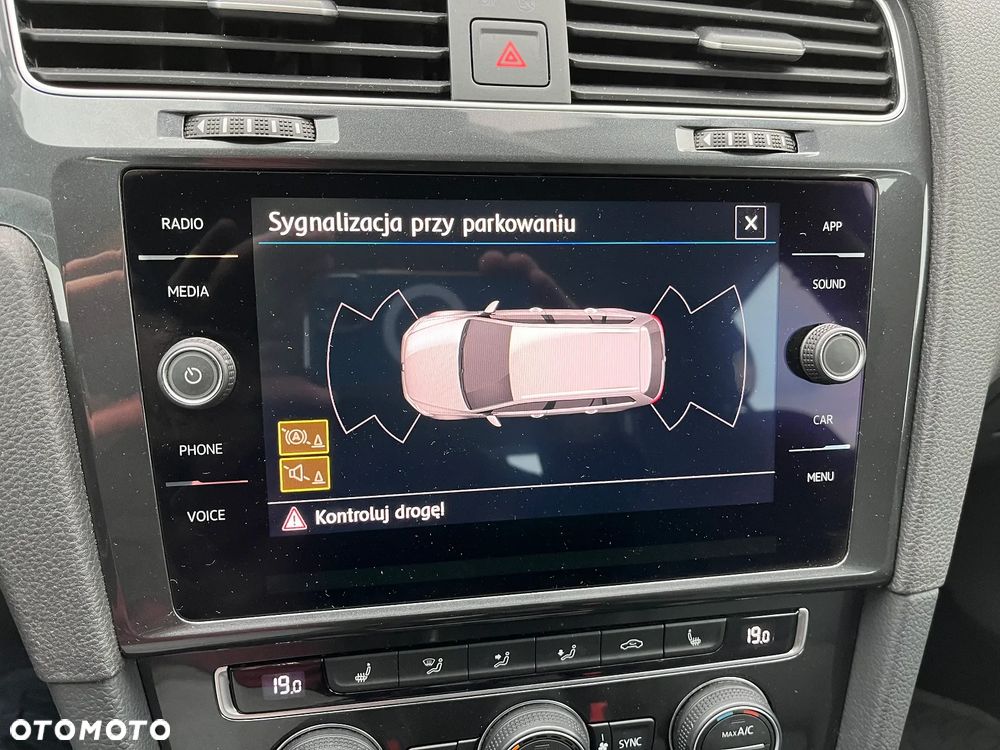 Volkswagen Golf 1.6 TDI BMT Comfortline - 27