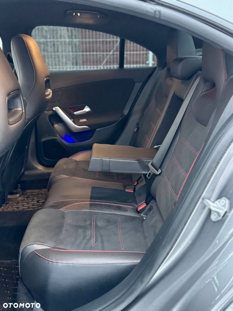 Mercedes-Benz CLA 200 AMG Line 7G-DCT - 21