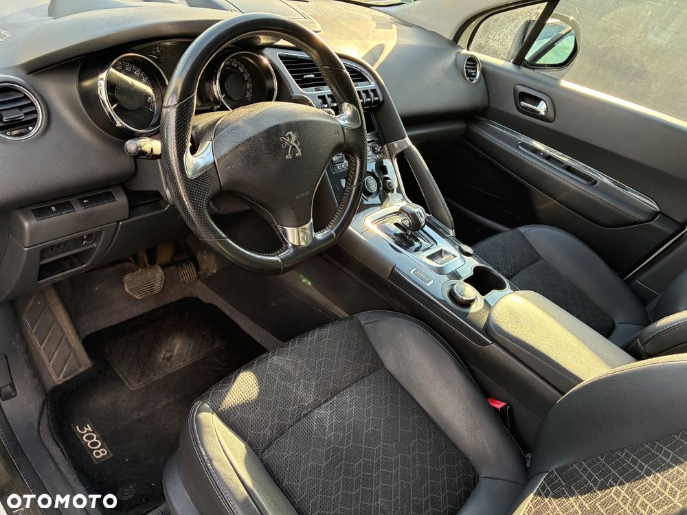 Peugeot 3008 2.0 HDi HYbrid4 - 7