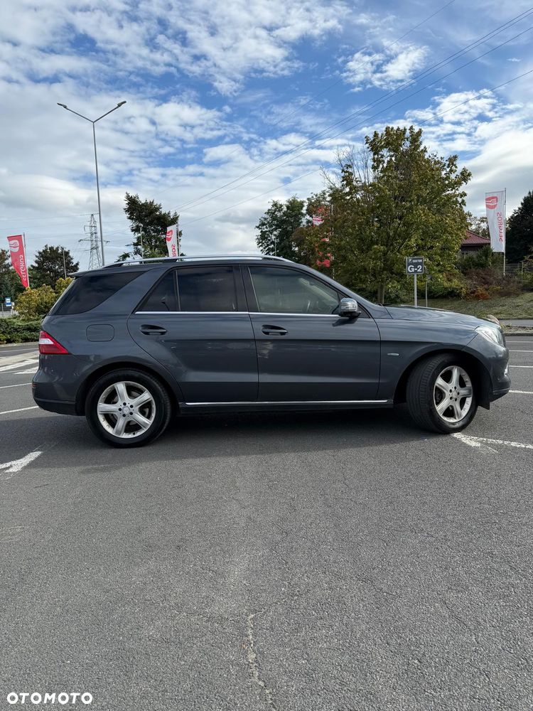 Mercedes-Benz ML 350 BlueTec 4-Matic - 9