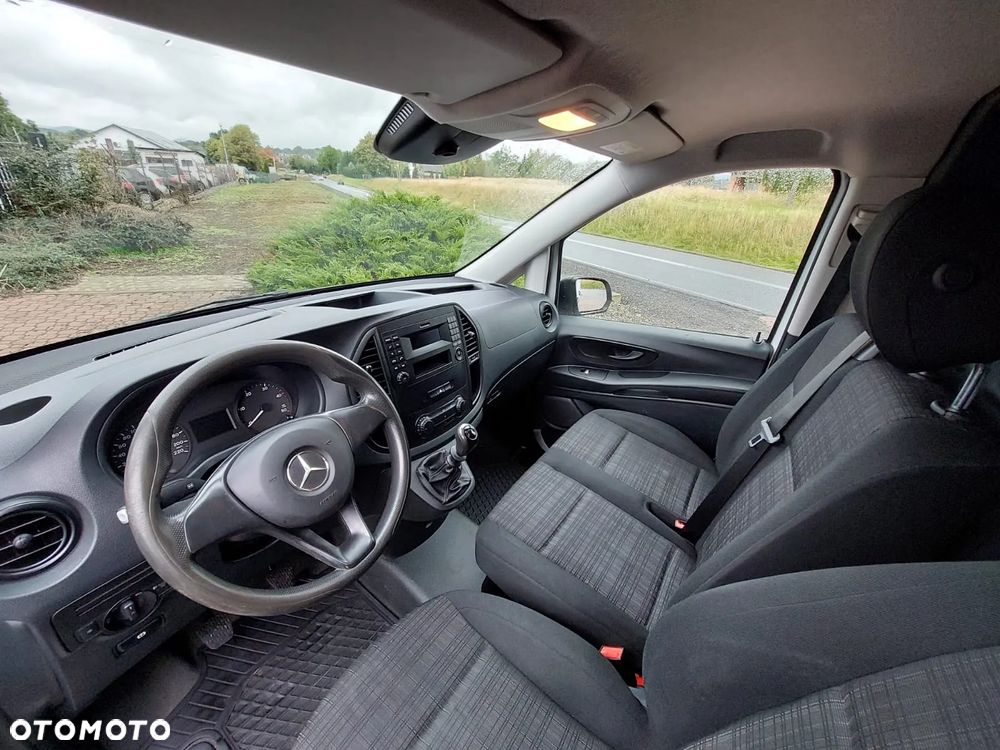 Mercedes-Benz VITO 111 - 23