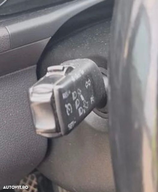 Volkswagen Touran 2.0 TDI DPF Cross - 18