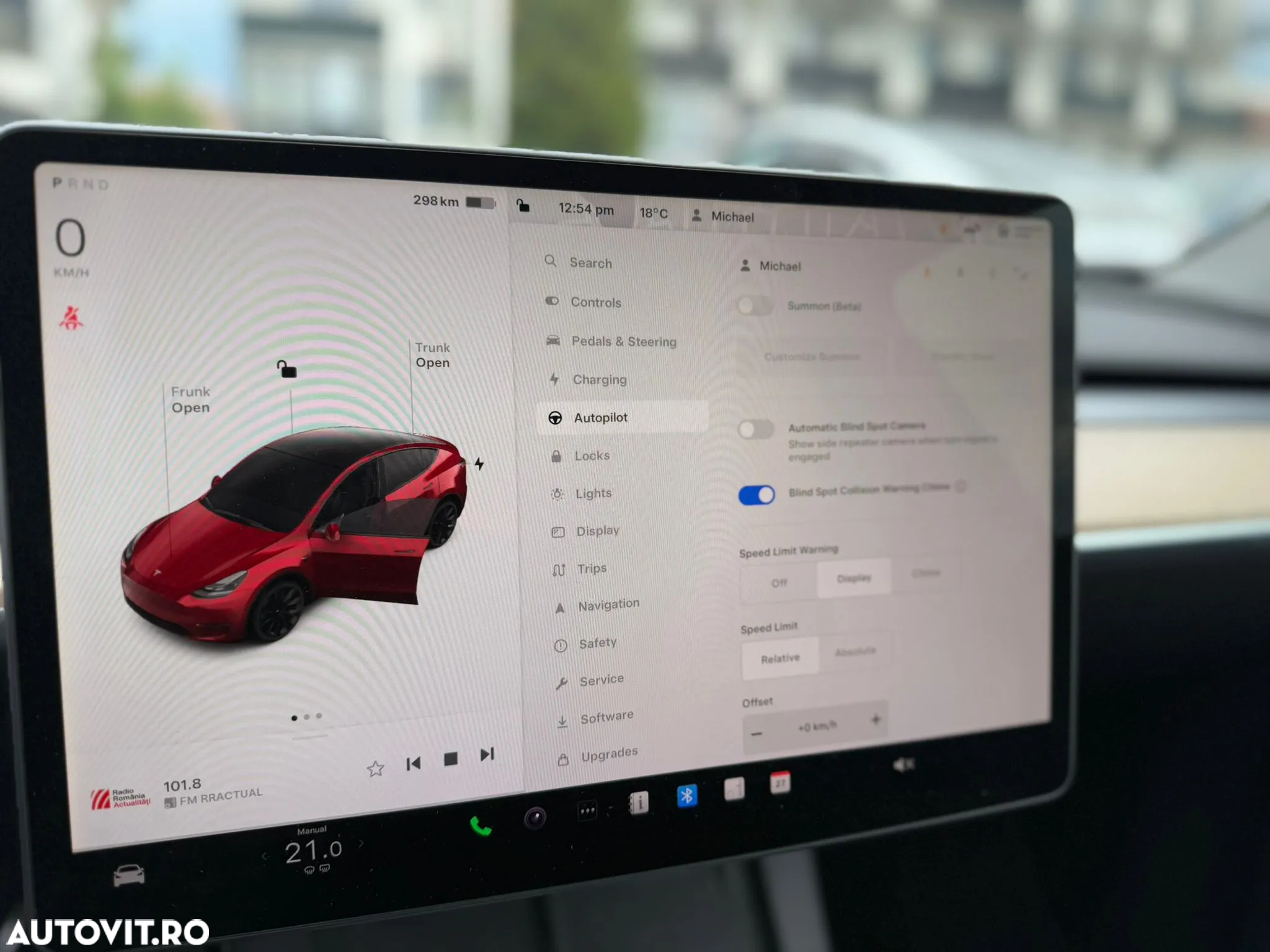 Tesla Model Y Long Range Dual Motor AWD - 9