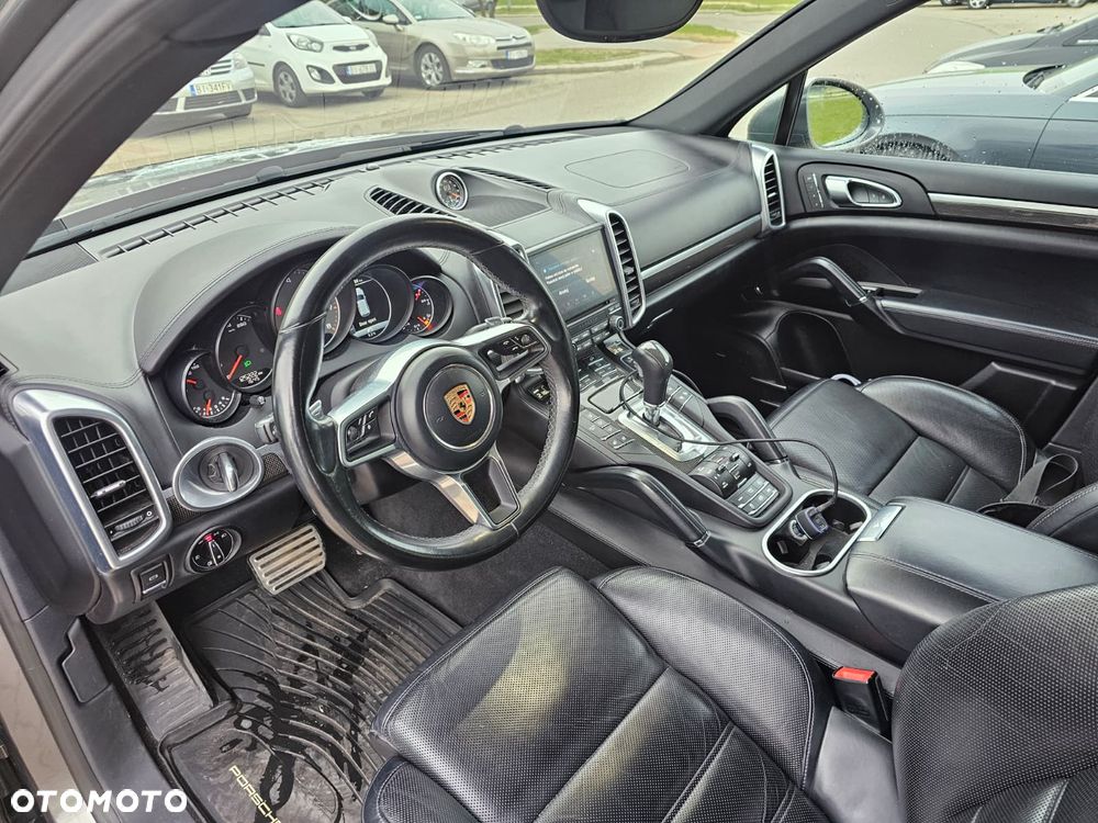 Porsche Cayenne S - 10