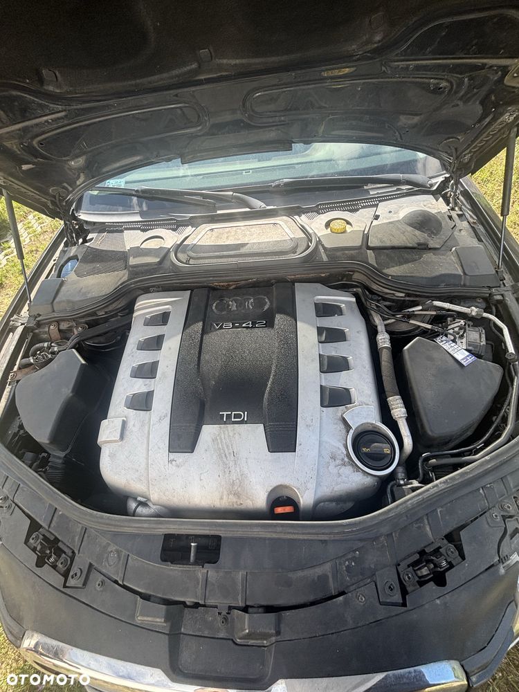 Audi A8 - 4