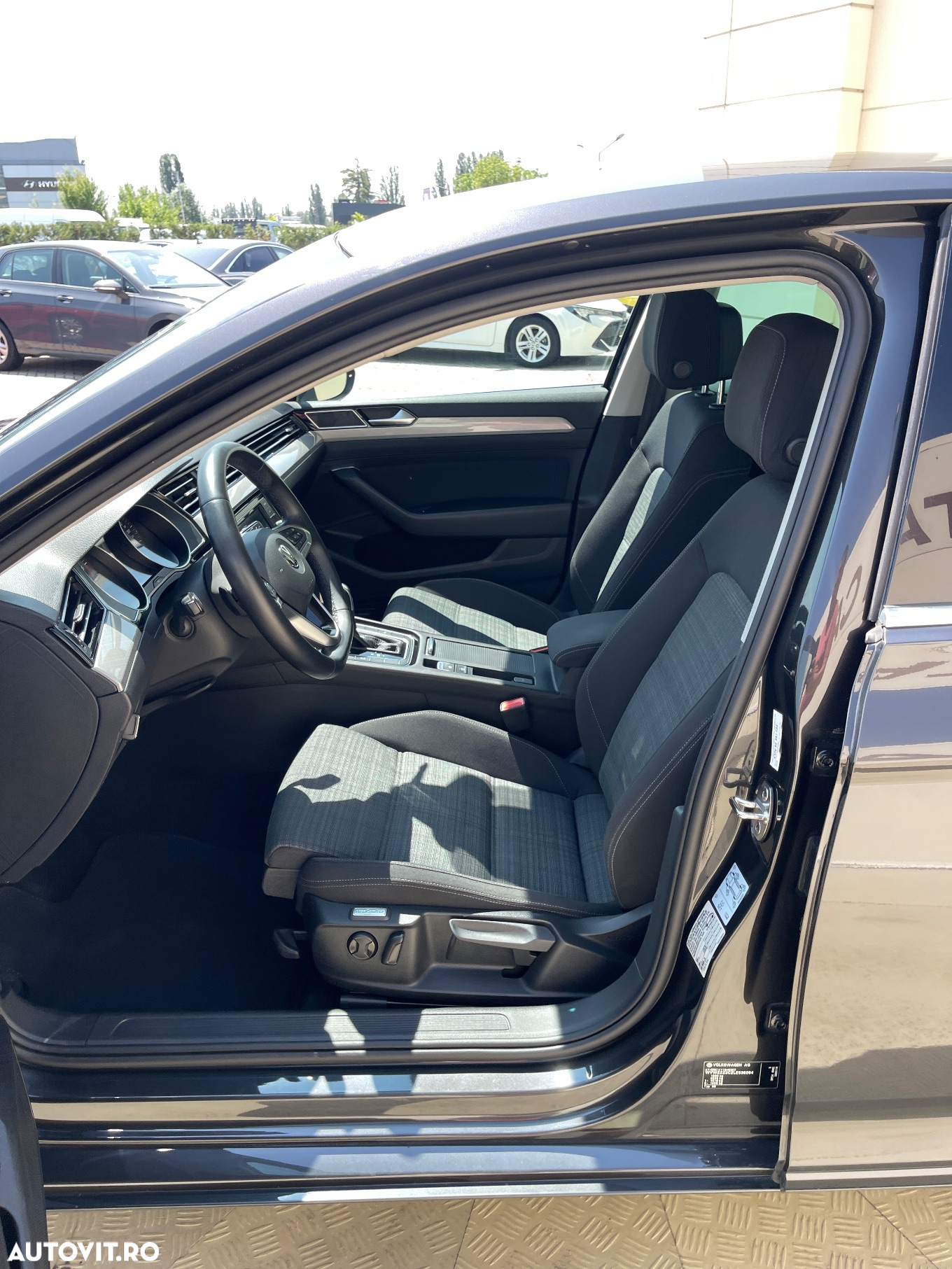 Volkswagen Passat - 30