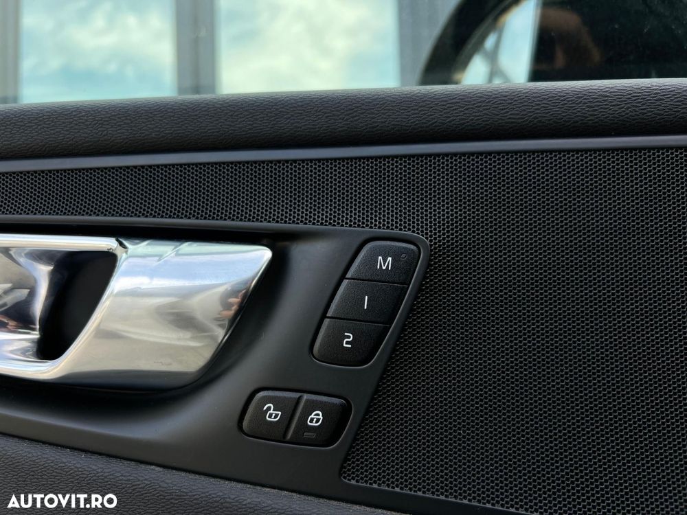 Volvo XC 60 - 18