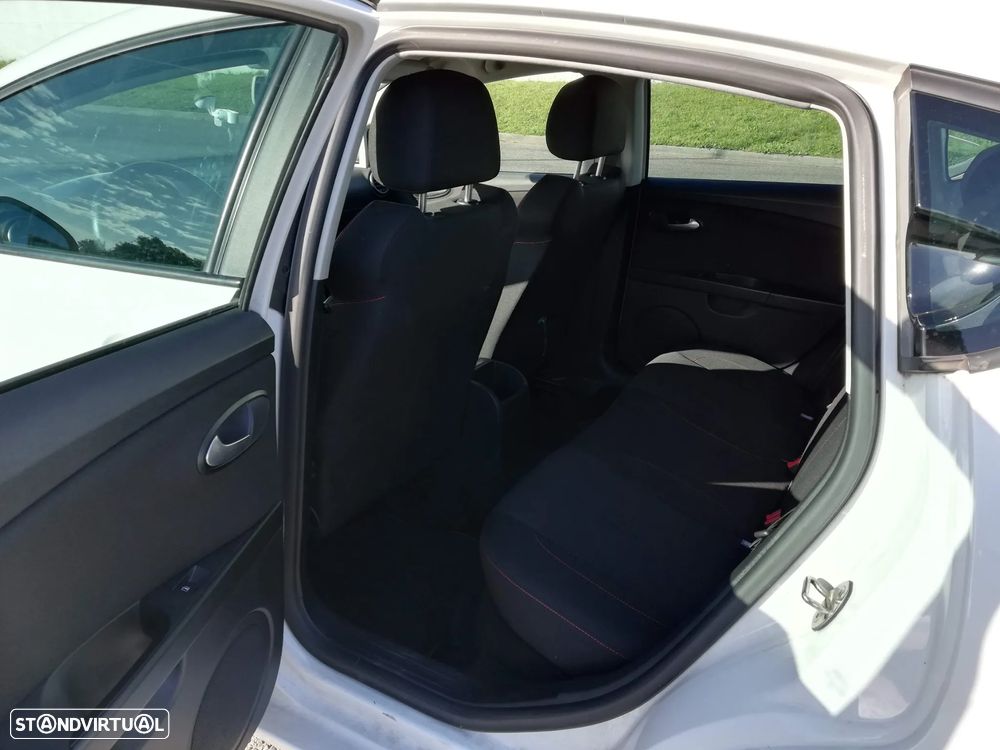 SEAT Leon 2.0 TDI FR DPF - 8